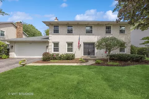 1943 Cromwell Dr, Wheaton, IL 60189