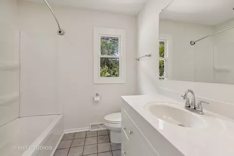 1943 Cromwell Dr, Wheaton, IL 60189 photo 22