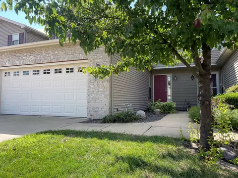 2519 Pembrook Pt, Champaign, IL 61821
