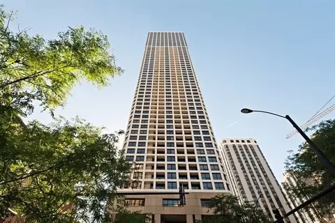 1030 N State St #37F, Chicago, IL 60610