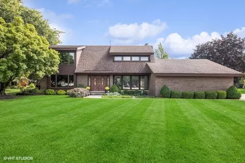 1613 Foxhill Pl, Darien, IL 60561