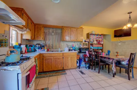 462 N Eastern Ave, Joliet, IL 60432 photo 5