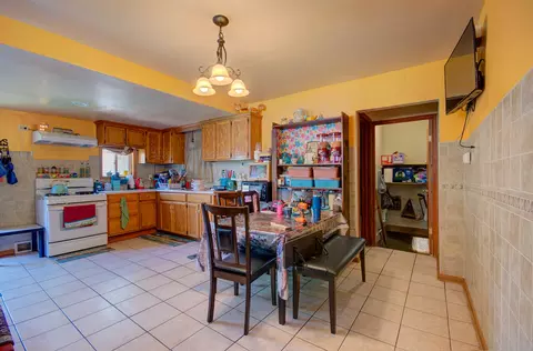 462 N Eastern Ave, Joliet, IL 60432 photo 4