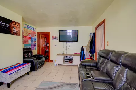 462 N Eastern Ave, Joliet, IL 60432 photo 6
