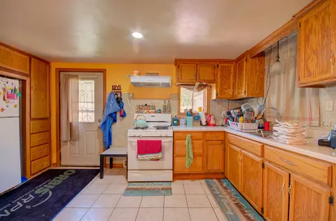 462 N Eastern Ave, Joliet, IL 60432 photo 3