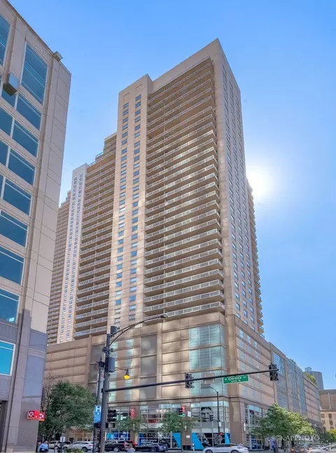 545 N Dearborn St #1905, Chicago, IL 60610
