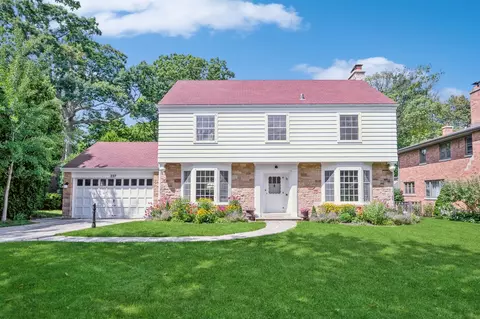 227 Ivy Ln, Highland Park, IL 60035