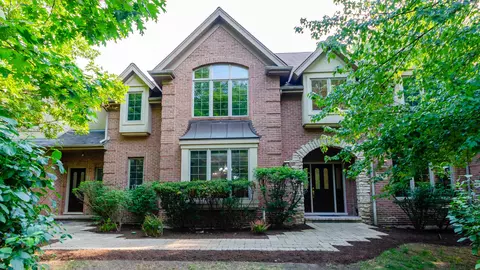 230 Devon Dr, Burr Ridge, IL 60527