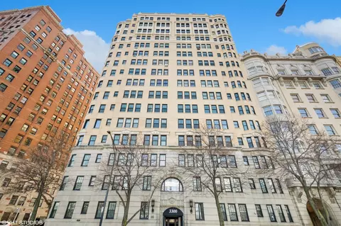 3300 N Lake Shore Dr #4AE, Chicago, IL 60657