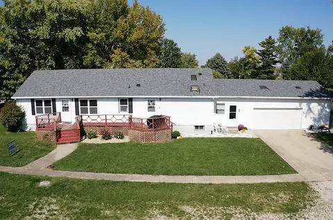 501 E Madison St, Maroa, IL 61756