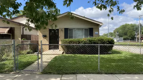 8908 S May St, Chicago, IL 60620