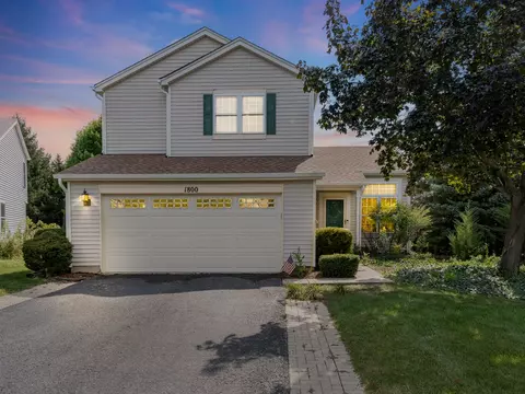 1800 Whispering Oaks Ct, Plainfield, IL 60586