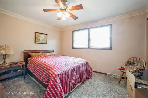 1875 Kingman Dr, Elgin, IL 60123 photo 8