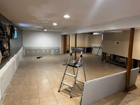 7742 S Albany Ave, Chicago, IL 60652 photo 10