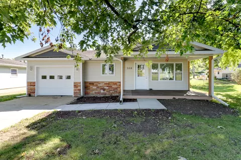 308 S West St, Hudson, IL 61748