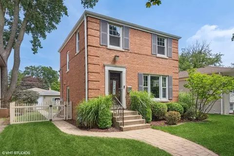 221 N Chester Ave, Park Ridge, IL 60068