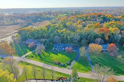 25870 Oak Hills Rd, Lake Barrington, IL 60010