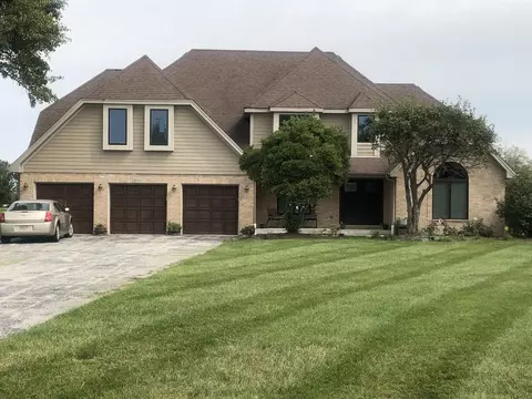 26125 S Royal Crest Ct, Crete, IL 60417