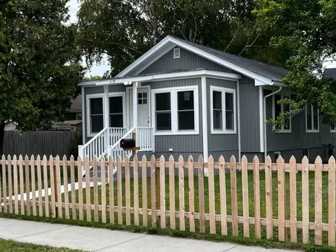 1119 Argonne Dr, North Chicago, IL 60064