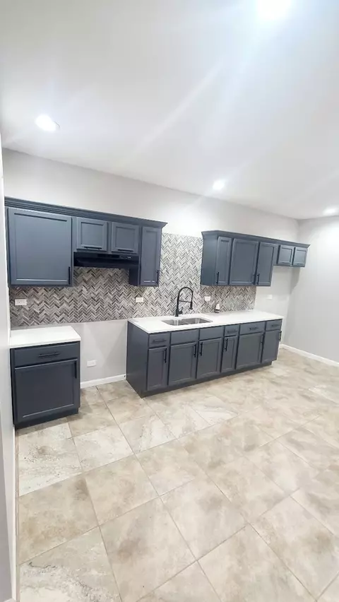 8739 S Cottage Grove Ave, Chicago, IL 60619