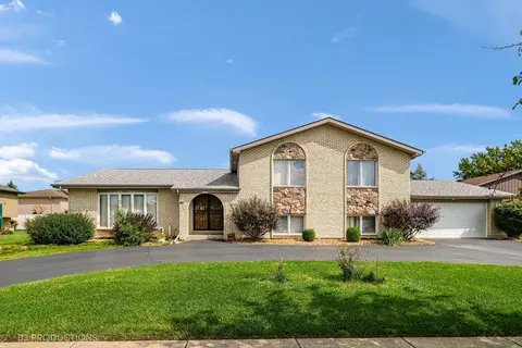 18609 Neal Cir, Country Club Hills, IL 60478