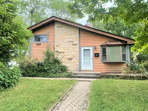 639 N 2nd Ave, Villa Park, IL 60181