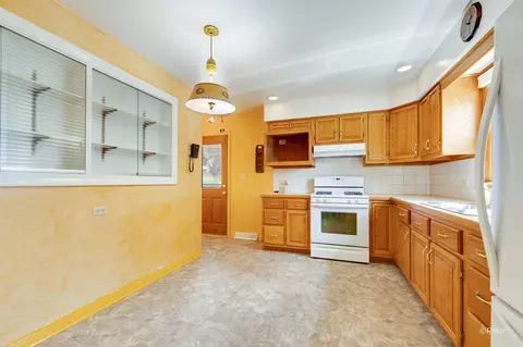 4 N441 3rd Ave, Addison, IL 60101 photo 6