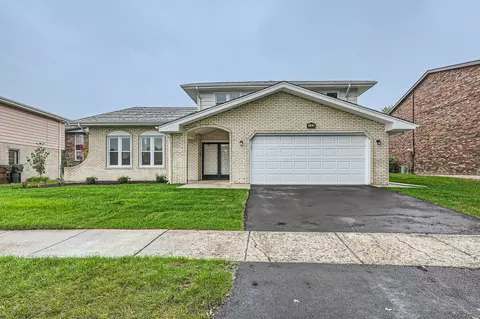 715 E 194th St, Glenwood, IL 60425