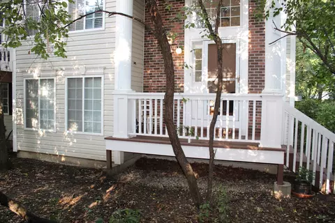 37 N Macgillis Dr, Round Lake, IL 60073