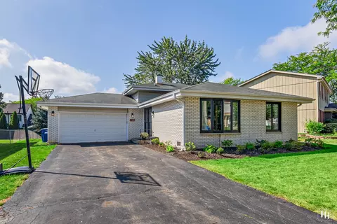 713 Heather Ln, Bartlett, IL 60103