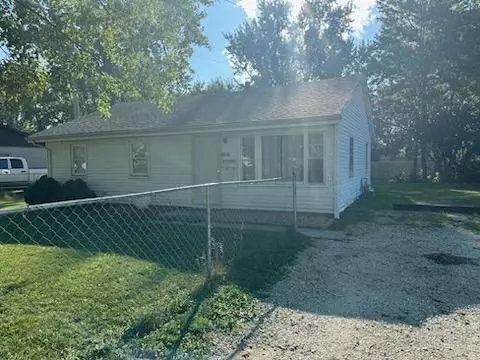 1607 Summit Ridge Rd, Champaign, IL 61821 photo 2
