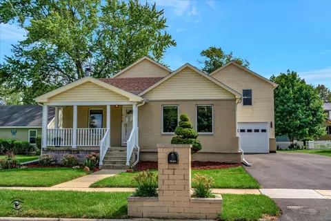 416 W Corning Ave, Peotone, IL 60468