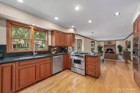 2300 Periwinkle Ln, Algonquin, IL 60102 photo 18