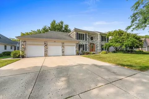2300 Periwinkle Ln, Algonquin, IL 60102 photo 3