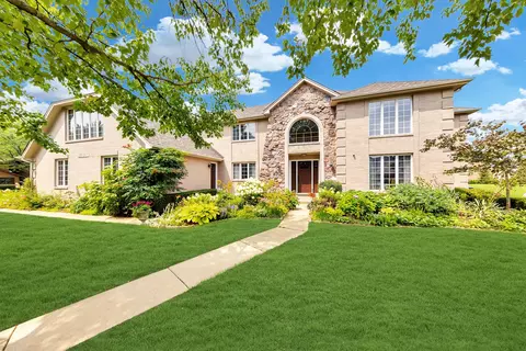 2 Devon Ct, Burr Ridge, IL 60527
