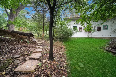 1624 E Chicago St, Elgin, IL 60120 photo 7