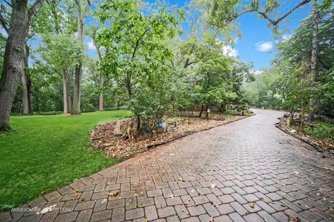 1624 E Chicago St, Elgin, IL 60120 photo 4