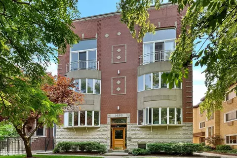 1433 W Belle Plaine Ave #2E, Chicago, IL 60613