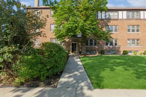 4 S Lincoln Ave #1D, Park Ridge, IL 60068