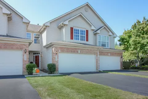 825 Crossing Way #825, Saint Charles, IL 60174