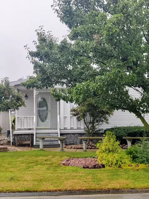 22930 S Balmoral Dr, Frankfort, IL 60423