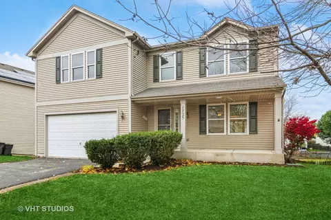 1725 Stonegate Dr, Montgomery, IL 60538