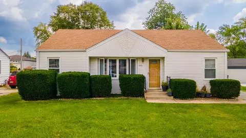 8551 Long Ave, Burbank, IL 60459