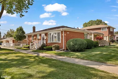 10301 Panoramic Dr, Franklin Park, IL 60131