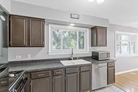 308 Chaparral Cir, Elgin, IL 60120 photo 11