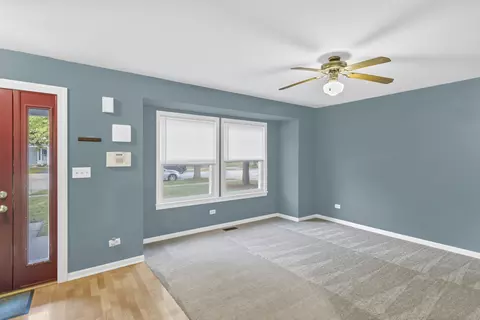 308 Chaparral Cir, Elgin, IL 60120 photo 3