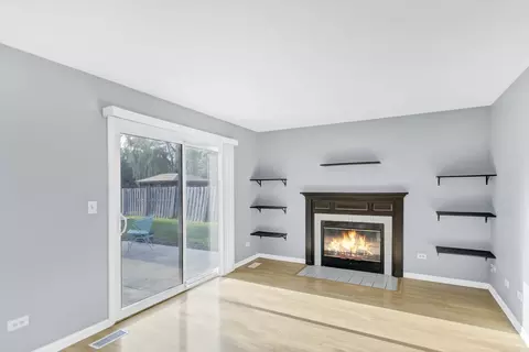 308 Chaparral Cir, Elgin, IL 60120 photo 6
