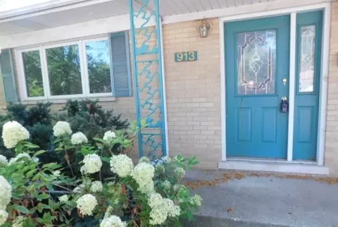 913 Beverly Dr, Wheeling, IL 60090 photo 2