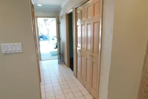 913 Beverly Dr, Wheeling, IL 60090 photo 3