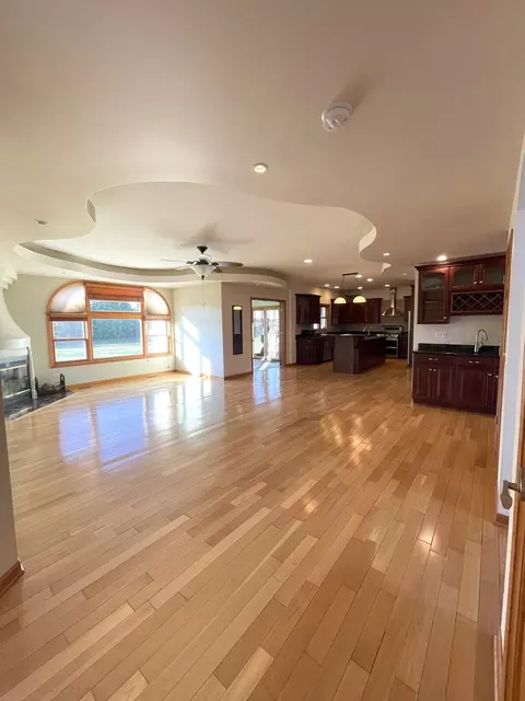 Living - 3099 E 1825th Rd, Ottawa, IL 61350 photo 2 of 5